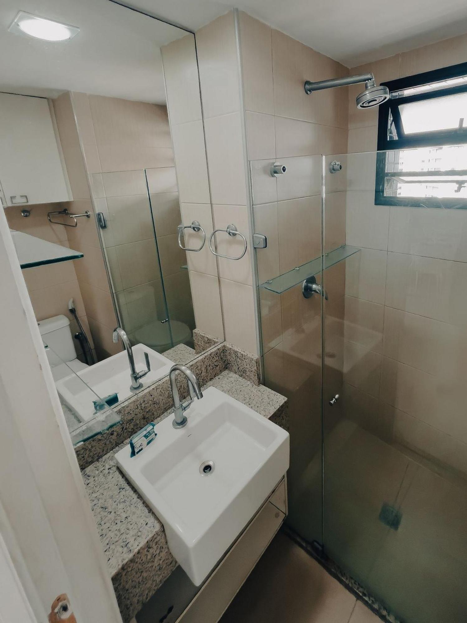 Apartamento Landscape: Conforto Com Varanda E Vista Mar