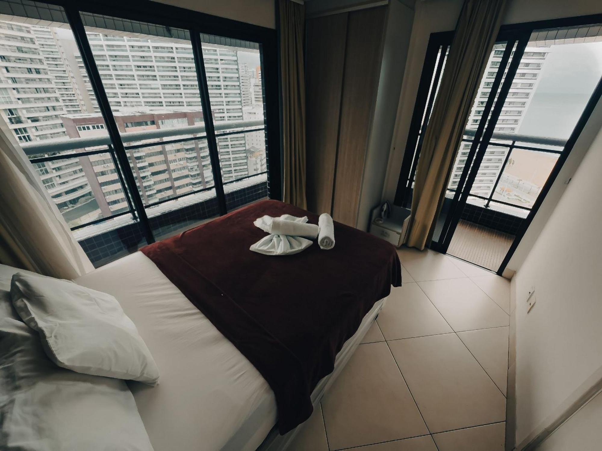 Landscape: Conforto Com Varanda E Vista Mar